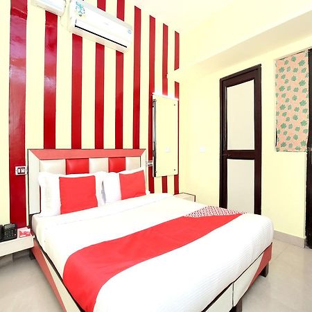 Oyo 12038 Hotel Alishan Chandīgarh Exteriör bild