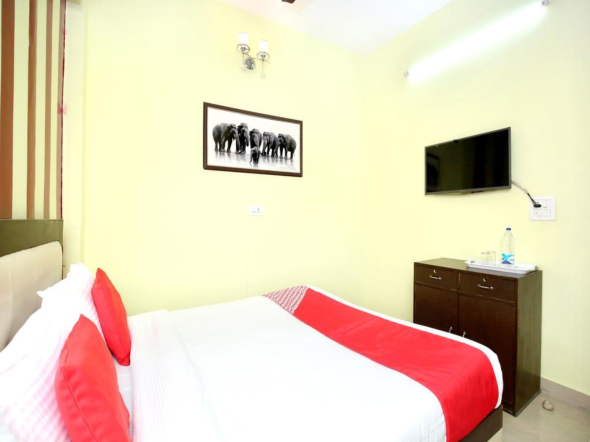 Oyo 12038 Hotel Alishan Chandīgarh Exteriör bild